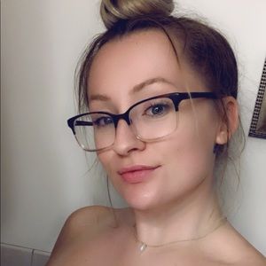 Meet your Posher, Kassandra